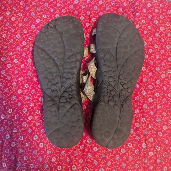 Taos Journey Animal Snake Print Tan Beige Sandals Slip On Size 9 - Picture 5 of 8